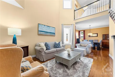 5 VALENCIA St, Barrhaven, ON K2G 6T1