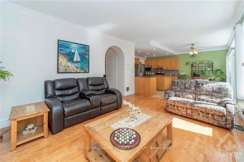 2220 DES GRANDS CHAMPS Way, Orleans - Convent Glen and Area, ON K1W 1K2