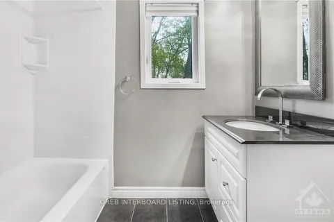 3569 OLD MONTREAL Rd, Orleans - Cumberland and Area, ON K4C 1C8