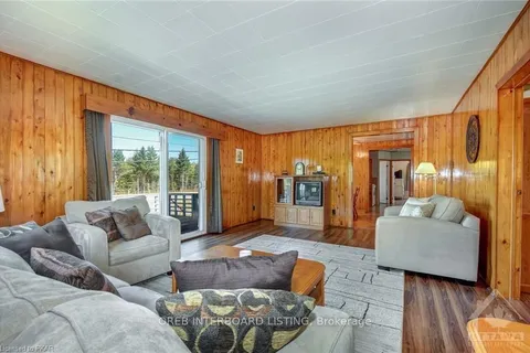 39086 COMBERMERE Rd, Madawaska Valley, ON K0J 1L0