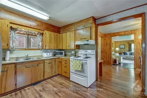 39086 COMBERMERE Rd, Madawaska Valley, ON K0J 1L0