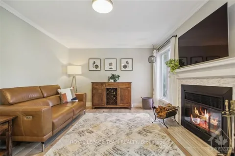 68 HAWLEY Cres, Kanata, ON K2M 1T6