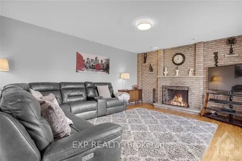 45 SUNNYCREST Dr, Cityview - Parkwoods Hills - Rideau Shore, ON K2E 5Y4