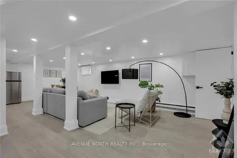 305 OLMSTEAD St, Vanier and Kingsview Park, ON K1L 7K2