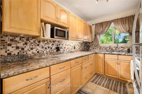 32 PHILLIPS St, McNab/Braeside, ON K0A 1G0