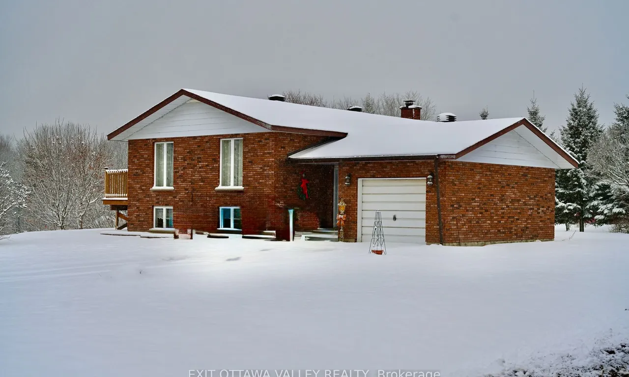 1932 GORE Line, Whitewater Region, ON K0J 2L0