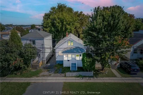 327 CARLETON St, Cornwall, ON K6H 4X6