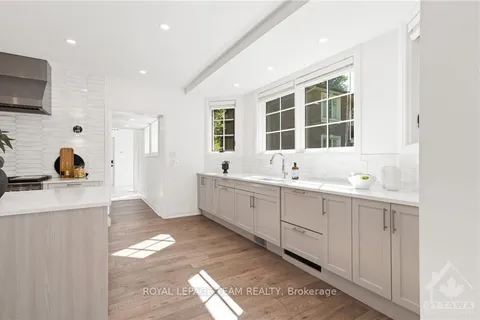 320 HILLCREST Rd, Rockcliffe Park, ON K1M 0M5