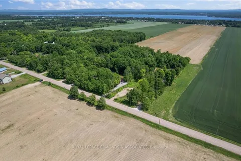 1386 WILSON Rd, Laurentian Valley, ON K8A 6W4