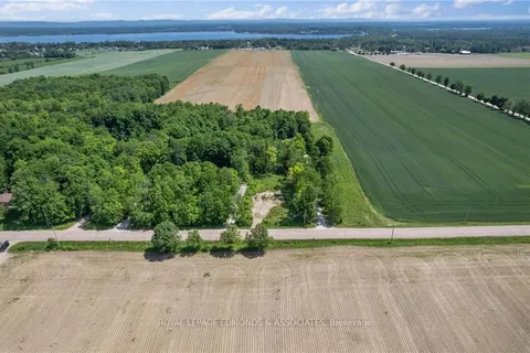 1386 WILSON Rd, Laurentian Valley, ON K8A 6W4