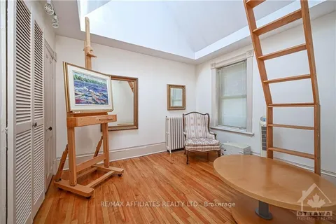 353 WAVERLEY St, Ottawa Centre, ON K2P 0W4