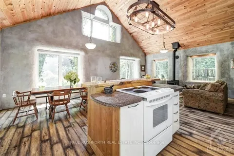 312 DAVID MANCHESTER Rd, Carp - Huntley Ward, ON K0A 1L0