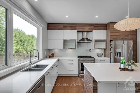 231 DANIEL Ave, Tunneys Pasture and Ottawa West, ON K1Y 0C7