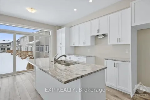 15 REYNOLDS Ave, Carleton Place, ON K7C 0W4