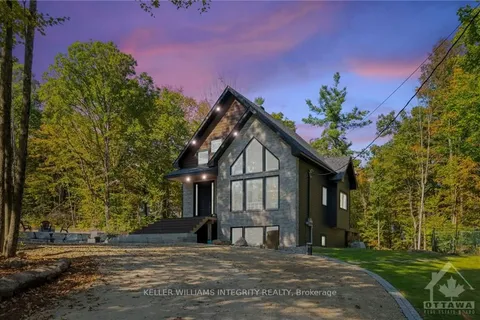 314 MABERLY STATION Rd, Tay Valley, ON K0H 2B0