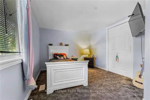 215 JUNE St, Renfrew, ON K7V 2K2