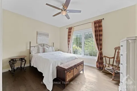 132 COUNTRY CARRIAGE Way, Carp - Huntley Ward, ON K0A 1L0