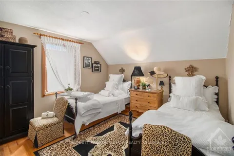 570 DE LA BAIE Road, Clarence-Rockland, ON K4K 1K9