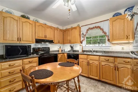 249 BRACKEN Ave, Drummond/North Elmsley, ON K7A 4S4