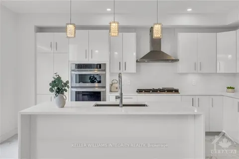 72 BIG DIPPER St, Blossom Park - Airport and Area, ON K4M 0L8