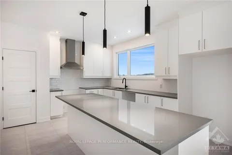 19 RUTILE St, Clarence-Rockland, ON K4K 0M6