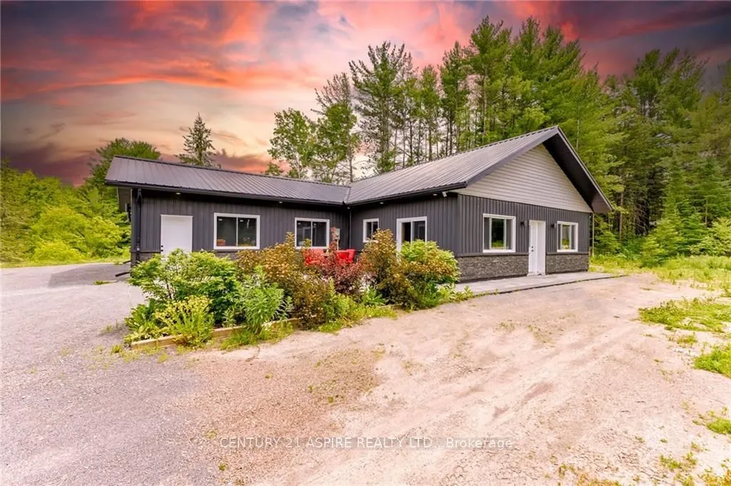 39592 HWY 41, Laurentian Valley, ON K8A 6W4