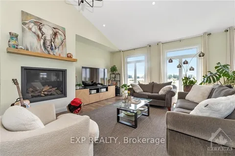 3010 TORWOOD Dr, Constance Bay - Dunrobin - Kilmaurs - Woodlawn, ON K0A 1T0