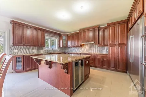 800 OLD HIGHWAY 17 Rd, ON K0B 1L0