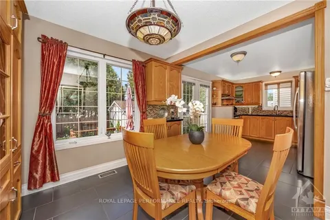 1694 TOULOUSE Crescent, Orleans - Convent Glen and Area, ON K1C 6K3