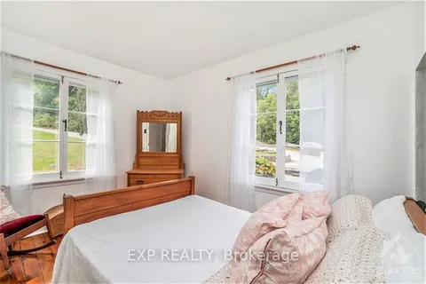 350 Berry Side Road, Kanata, ON K0A 1T0