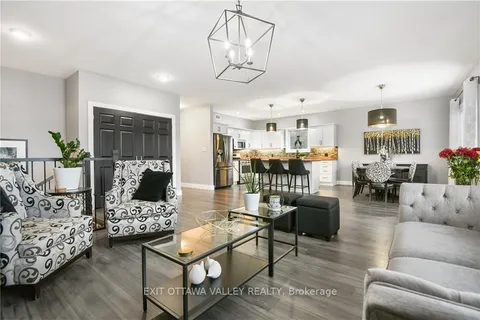 35 VERA Cres, Whitewater Region, ON K0J 1C0