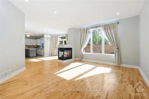 48 PORTADOWN Cres, Kanata, ON K2W 1E8