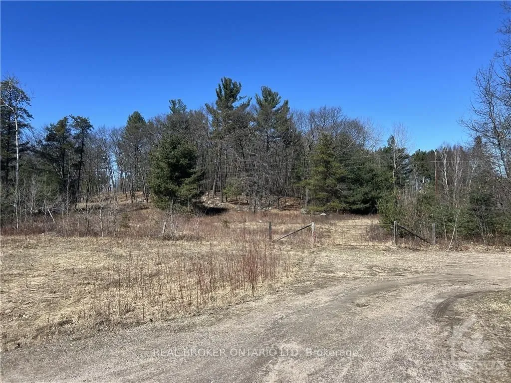 2340C ROUND LAKE Rd, ON K0J 2J0