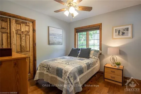 165 LAKESHORE Dr, Hastings Highlands, ON K0J 1L0