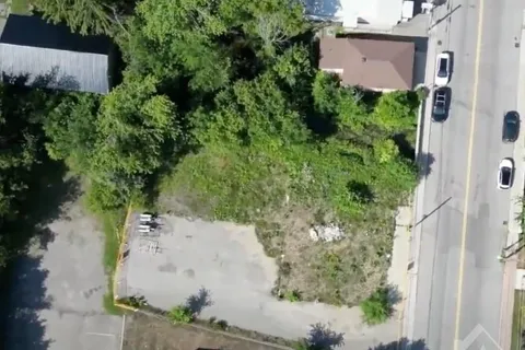 8212 VICTORIA St, Greely - Metcalfe - Osgoode - Vernon and Area, ON K0A 1W0