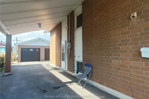 1110 GRAND Ave, Cornwall, ON K6H 4T5