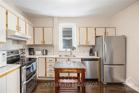 151 GEOFFREY St, Westboro - Hampton Park, ON K1Z 7A7