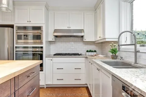 222 WALDEN Dr, Kanata, ON K2K 2K6