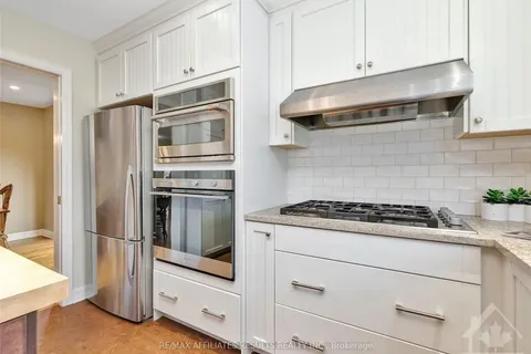 222 WALDEN Dr, Kanata, ON K2K 2K6