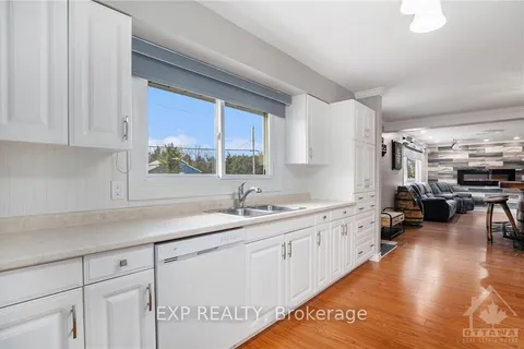 35 ELGIN St, Athens, ON K0E 1B0