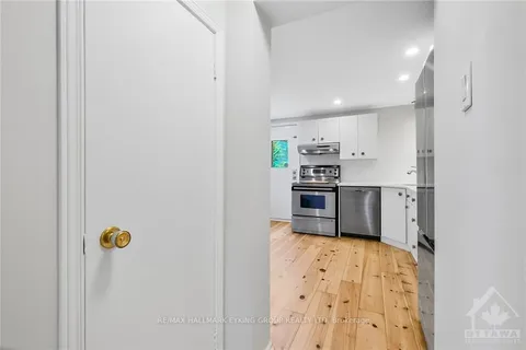 687 COOPER St, Ottawa Centre, ON K1R 5J3