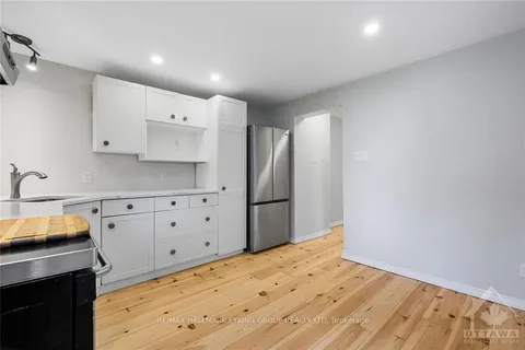 687 COOPER St, Ottawa Centre, ON K1R 5J3