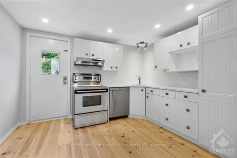 687 COOPER St, Ottawa Centre, ON K1R 5J3