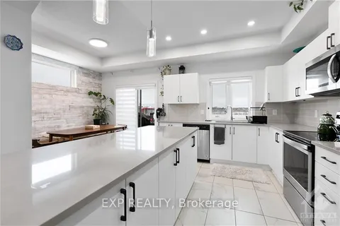 14 BARN SWALLOW, Blossom Park - Airport and Area, ON K4M 0C3