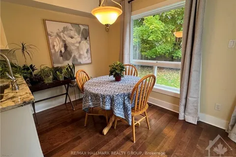 10 HODGSON Crt, Kanata, ON K2K 2T3