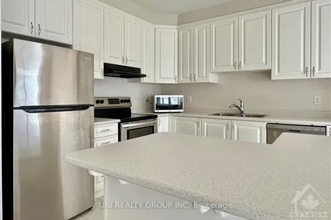 715 MEGREZ Way, Barrhaven, ON K2J 6S9