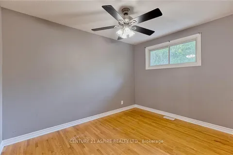 3 PINE Pl, Petawawa, ON K8H 2Y7