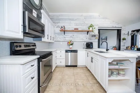 3033 MCLAUGHLIN Rd, Whitewater Region, ON K8A 6W3