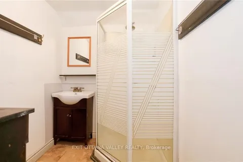 468 MOFFAT St, Pembroke, ON K8A 3Y1