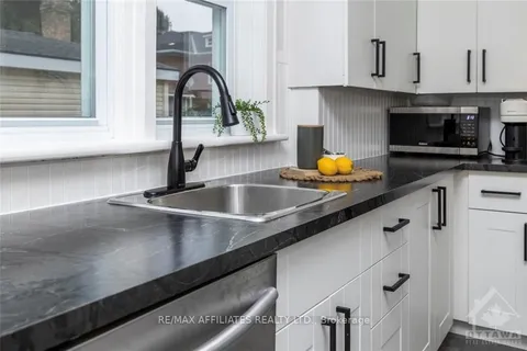 13 FOSTER St, Perth, ON K7H 1R3